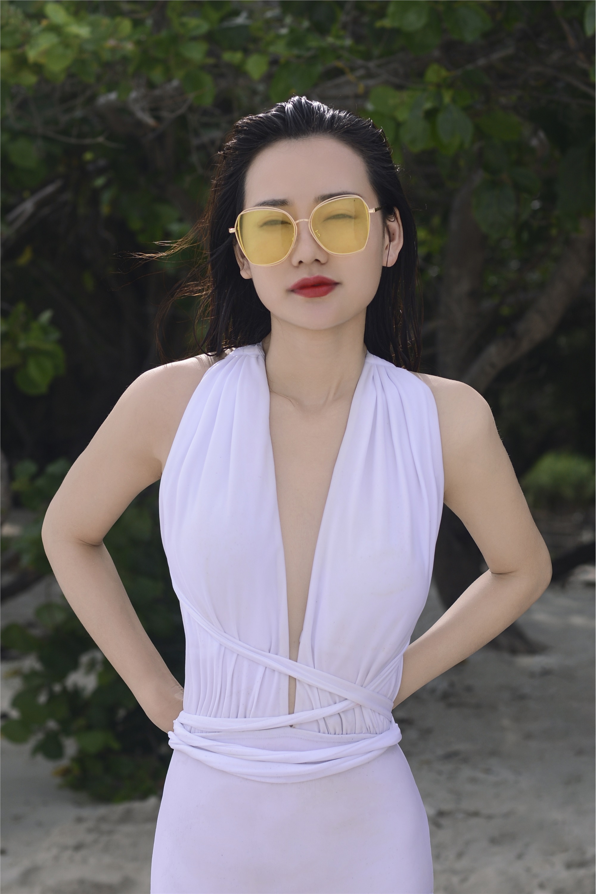 YITUYU艺图语 2025.02.04 Coastal  Beach 钟钟